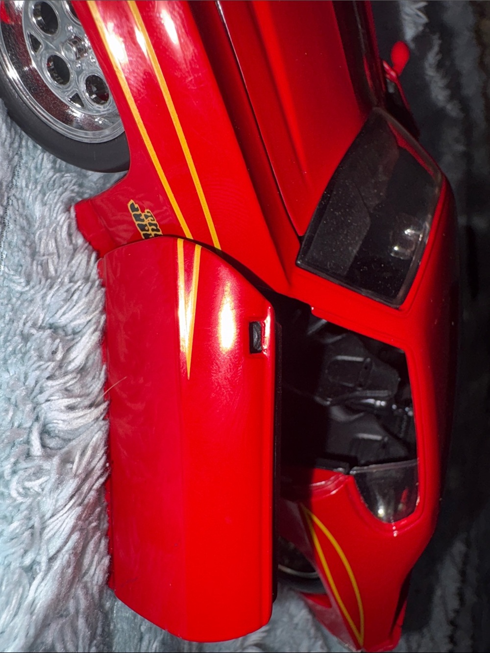 Red Jadas Toys Pontiac GTO with Opening Latches - Picture 7 of 7